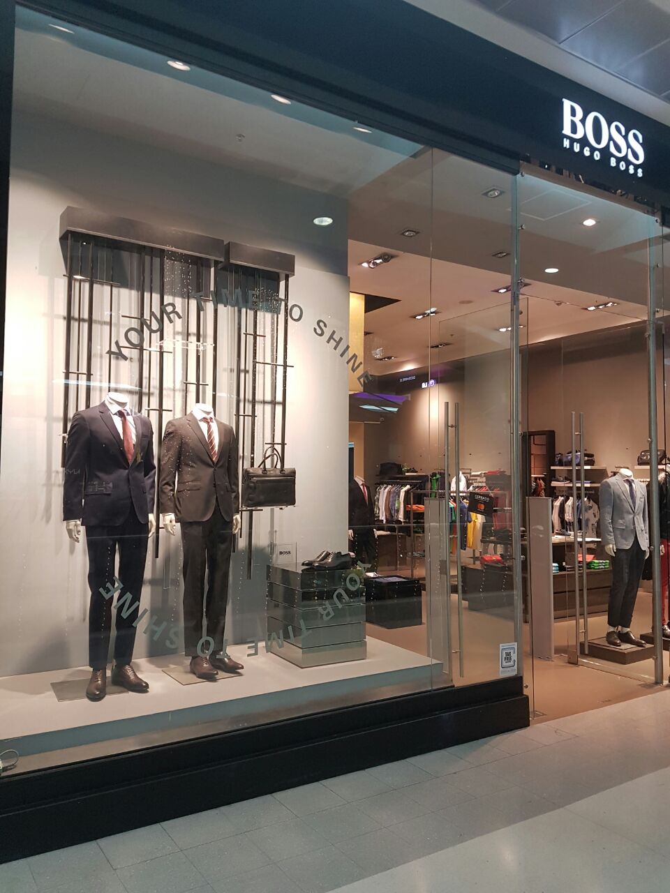 Vitrina Hugo Boss Gallery Colombia